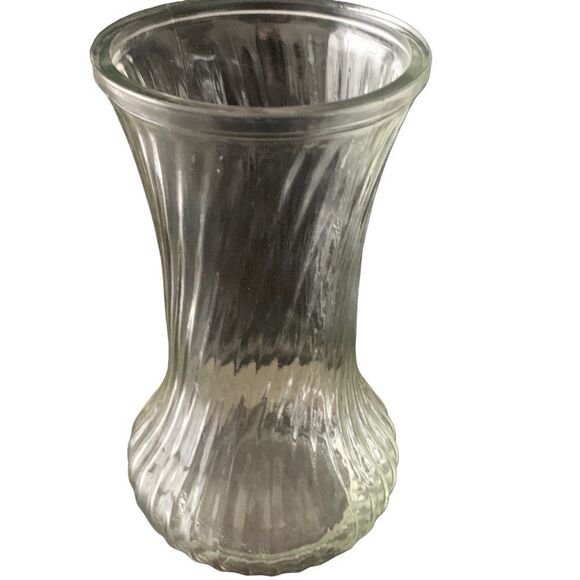 Vintage Hoosier Glass Ribbed Vase 4082-4090 Elegant Spiral Swirl Pattern Classic - Picture 1 of 9